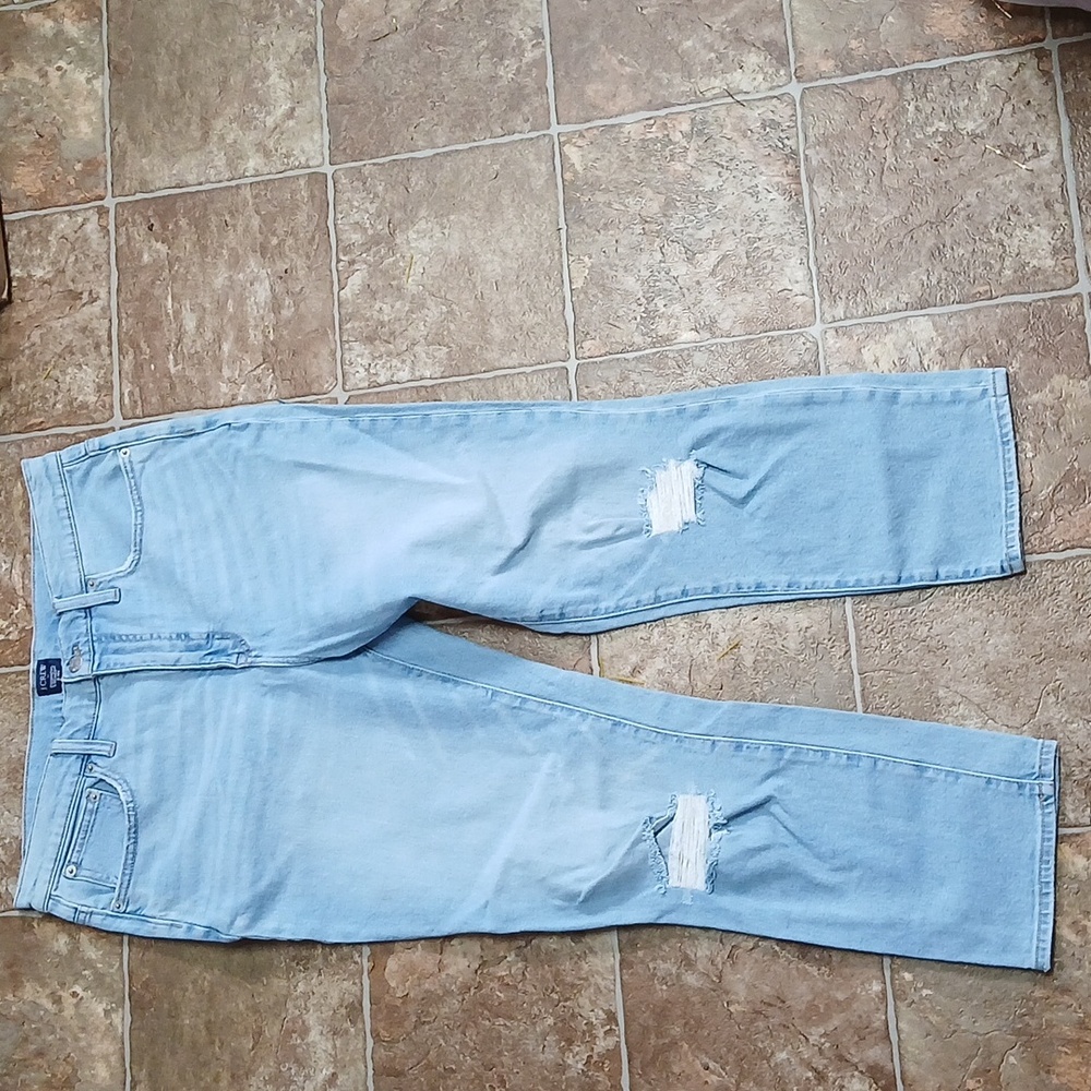 GUC J. Crew Essential Straight Jean distressed Faded size 31